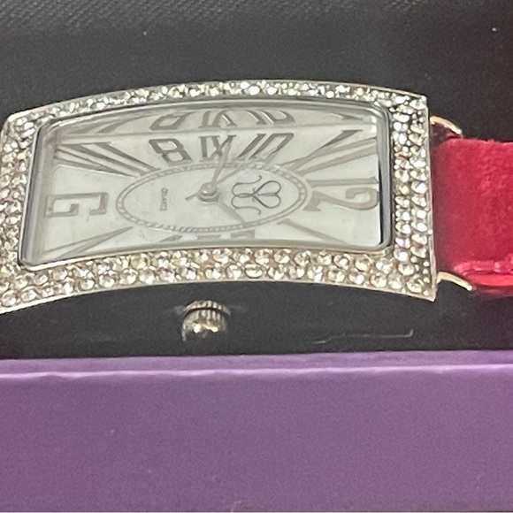 New Suzanne Somers collection wristwatch velvet band!! Runs well, Perfect gift - Picture 4 of 4